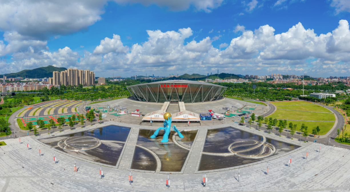 美麗圩鎮(zhèn)客廳：東莞市籃球中心